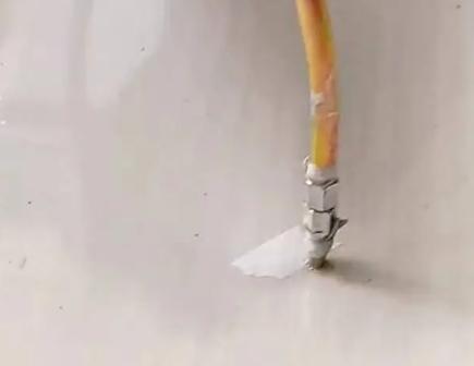 汉中市瓷砖空鼓维修公司专业解答在瓷砖铺贴过程中，如果使用的砂料过粗（如全部使用了粗砂），可能会导致以下问题